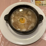 味のレストラン えびすや 幸町店 - 特製にんにくスープ☆玉子をスプーンで崩して混ぜる