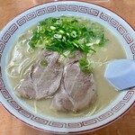 長浜ナンバーワン - ラーメン 620円