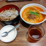 Chimma Ya - 【2021.9.29(水)】日替り定食(豚バラ塩焼肉丼)＋半担々麺950円→600円