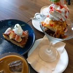Cafe Lapine - ミニパフェ&イチヂクのタルト