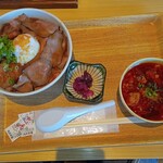 肉丼本舗 - ローストビーフ丼大盛カルビスープに変更
