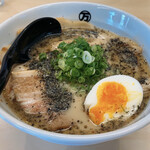 Maruman Ramen - 黒とんこつ750円　チャーシュー3枚280円