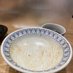 日本橋 天丼 金子半之助 - 丼は上げ底