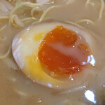 あなぐらぁ―  - 普通 煮玉子はラーメンに投入するでしょう