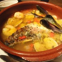 スペイン料理 La Cazuela 三ノ宮 ミント神戸店 - ブウイヤベースは魚介類がたっくさん、白身のお魚も身がたっぷり。おいしかったです、スープがいい！！