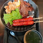 炭火焼店 道 - ガッツリ丼(スープ付)