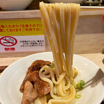 ひだりうま - 麺リフト映えする力強いうどん