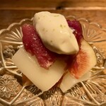 酒井商会 - いちじくとずいき 馬肉の生ハムの白和え