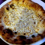 高尾山ふもとや - ４種類のチーズのピッツァ