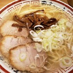 田中そば店 - 喜多方ラーメンぽく見えるビジュアル