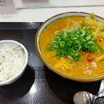 丸亀製麺 - 【2021.9.29(水)】トマたまカレーうどん(並盛)690円