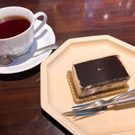 梟書茶房 - オペラとフルーツティー