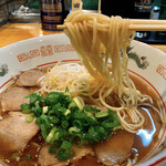 Ka-Pudo Ri - みよしラーメンチャーシュー麺（麺アップ）