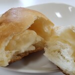 茜パン工房　カフェスカーレット - 天然塩の塩パン。