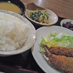 與八郎 - すき屋も、コンビニ弁当も敵じゃない。しかも家庭の味。