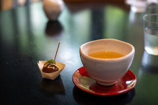 ラ・ボンヌターブル - 2021.9 ミニャルディーズ（たこ焼き型フォンダンショコラ）、加賀棒茶