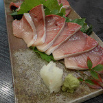 ハマチ刺身（ブリだっけ？）