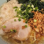 銀家 - 銀家　こってりラーメンアブラ多め・ホウレン草