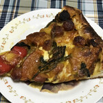 ブーランジェリー スドウ - ソーセージとかぼちゃを使った甘めのカレーソースがピザに合う！