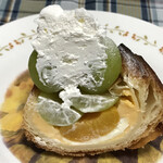 ブーランジェリー スドウ - ホイップクリームとシャインマスカットが合う！