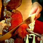 Shurasukoandobiaresutoranareguriayokohama - 綺麗なロゼ色の赤身肉を目の前でカット！