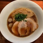 麺や而今 大東本店 - 芳醇醤油鶏そば（並）