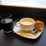 ポタージュスープと赤ワイン