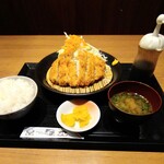 はなの舞 - 特製ロースかつ定食ランチ