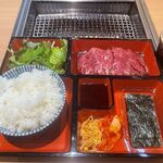 焼肉 黒田 - ハラミ定食　1000円　+　肉増し　300円
            ご飯お代わり無料