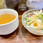 ステーキのくいしんぼ - スープとサラダ