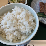 仙台牛たん けやき - 麦飯　お代わりOKです。