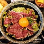 橙 - 令和3年9月 ランチタイム
            河内鴨のたたき丼定食 900円