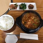 吉祥 - 味噌チゲ定食（日替わりサービス/800円）