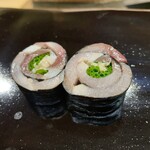 日本橋蛎殻町 すぎた - あさつきガリの海苔巻き