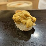 日本橋蛎殻町 すぎた - 赤雲丹握り