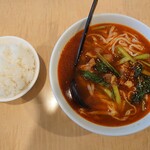 Enji Shan - 麻辣牛肉麺にライスを付けた!