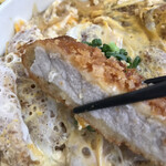 産直食堂 おっちも - 厚切りの豚肉はサクッと揚げたてです。