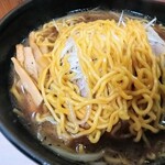 Menya Kaikou - 醤油ネギらー麺（980円）︰麺リフトアップ