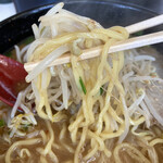 ラーメンとん太 - チョイ縮れの中太たまご麺！