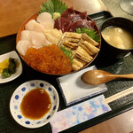 Minato Shokudou - しあわせ海鮮丼　1,600円コース
