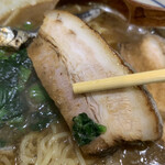 烈志笑魚油 麺香房 三く - とろけるバラチャーシュー