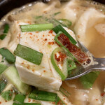 韓国田舎家庭料理　東光 - グラグラに煮込まれた豆腐→リフト