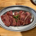 大阪焼肉・ホルモン ふたご - 天肉塩（ツラミ） ¥680