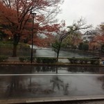 窓から見える琵琶湖疎水