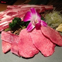 はなもんや - タン盛合せ＠2800円(1人前)