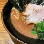 輝道家 - かえしが強めのスープ。