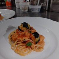 スパゲッティ 揚げ茄子とモッツァレラチーズ入りティアラムトマトソース