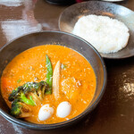 【2021年09月】キーマ納豆カリー＠1,150円（ココナッツスープ＋70円、ライス普通250g、辛さ5番）合計1,220円、提供時。