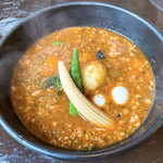 SAMA - 【2021年09月】キーマ納豆カリー＠1,150円（トマトスープ、ライス少150g、辛さ3番）、メインアップ。