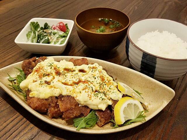 炭火焼鶏&times;デザート こてつ 柏林台 帯広の居酒屋